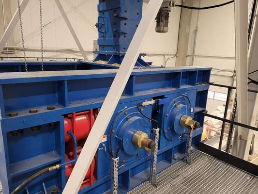 Industrial Grade Cement Roller Mill For Raw/Clinker Grinding