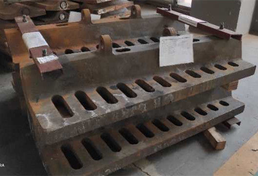 উচ্চ ম্যাঙ্গানিজ বল মিল লাইনার Steelালাই ইস্পাত বল মিল স্পিয়ার পার্টস এবং এজি / স্যাগ মিল লাইনার